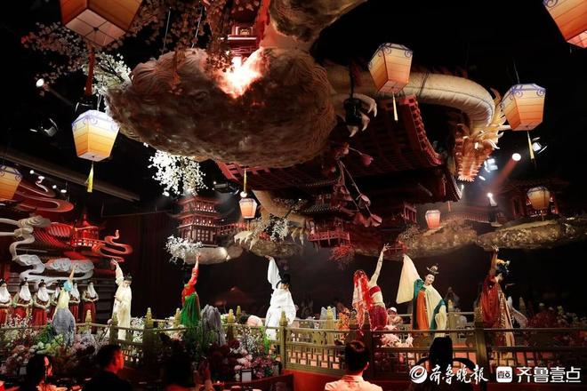 锁甜蜜经济青岛邮轮母港打造网红打卡地j9九游会登录婚姻登记+邮轮文旅解(图6)