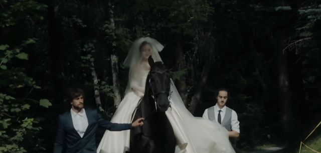 12套婚纱没一件好看网友评价品味太差J9国际集团徐艺洋黄子韬10月婚礼试(图6)