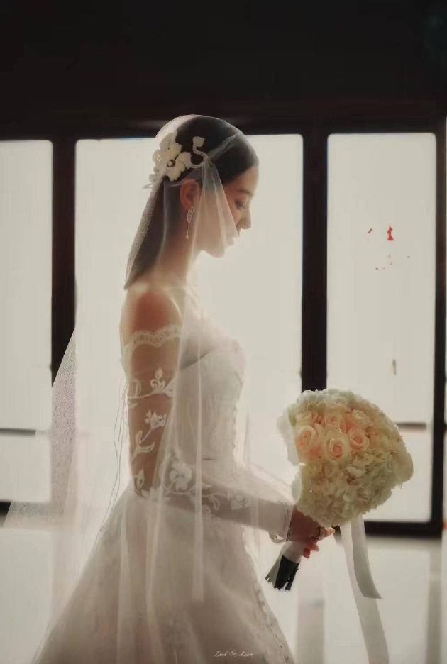 12套婚纱没一件好看网友评价品味太差J9国际集团徐艺洋黄子韬10月婚礼试(图12)